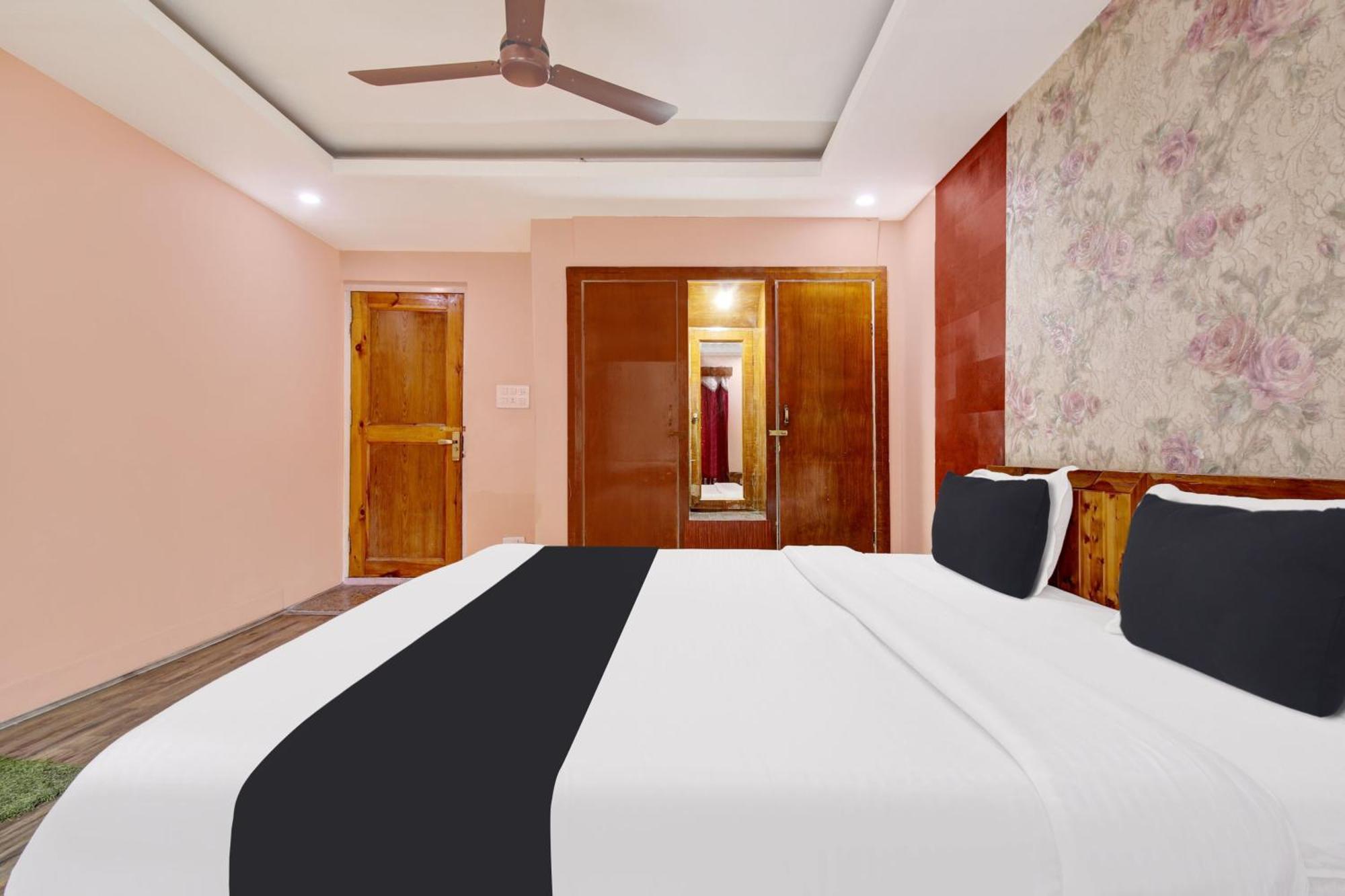 Super Collection O Rajbagh Formerly Lavender Srīnagar Exterior foto